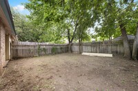 6903 Woodhue Dr - 28