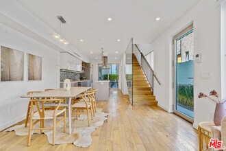 809 Brooks Ave in Los Angeles, CA - Building Photo - Building Photo