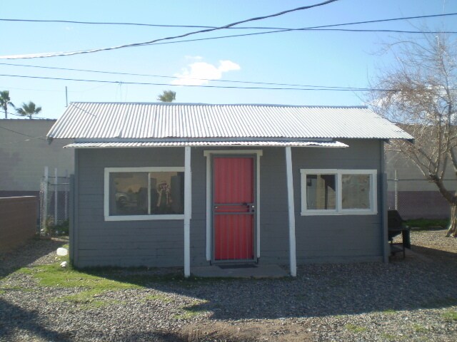 property at 318 N 12th St