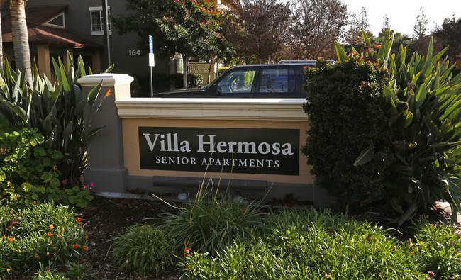 Villa Hermosa in San Jose, CA - Foto de edificio - Building Photo