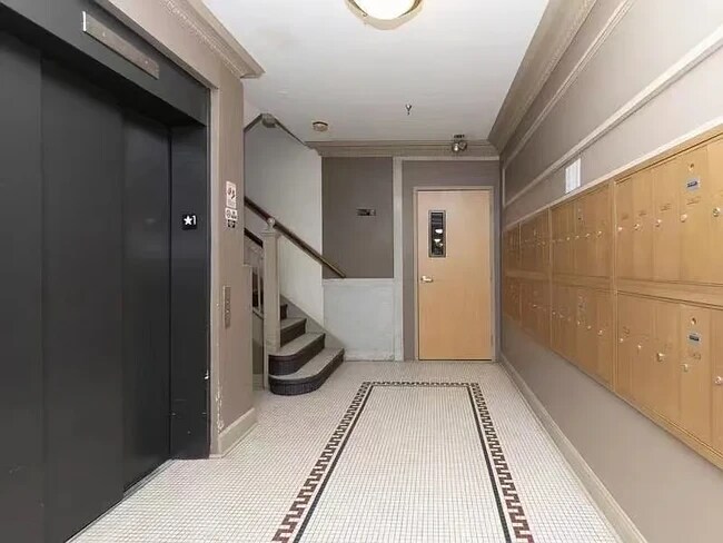 131 Park Dr, Unit 22 in Boston, MA - Building Photo - Building Photo