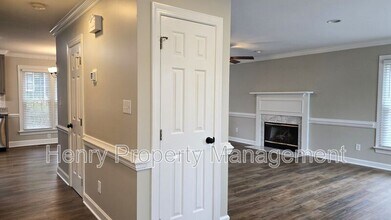 408 Vintage Grove Ln in Apex, NC - Foto de edificio - Building Photo