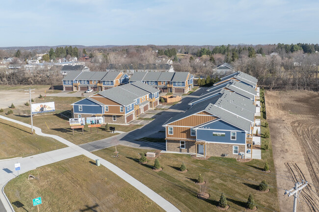 Lake Mills Townhomes in Lake Mills, WI - Building Photo - Building Photo