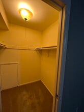 3304 Woodburn Village Dr, Unit 22 in Annandale, VA - Building Photo - Building Photo
