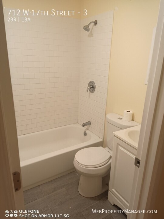 712 W 17th St in Chicago, IL - Building Photo
