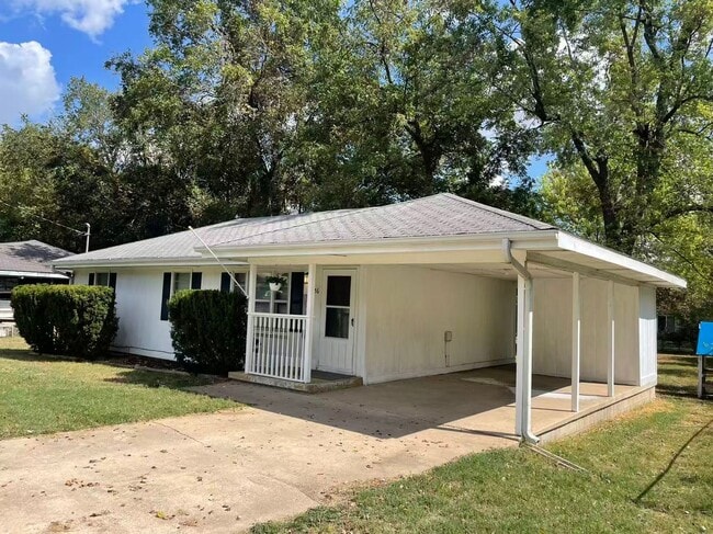 2456 N Prospect Ave in Springfield, MO - Building Photo - Building Photo