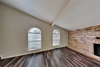 5211 Girnigoe Dr in Houston, TX - Building Photo - Building Photo