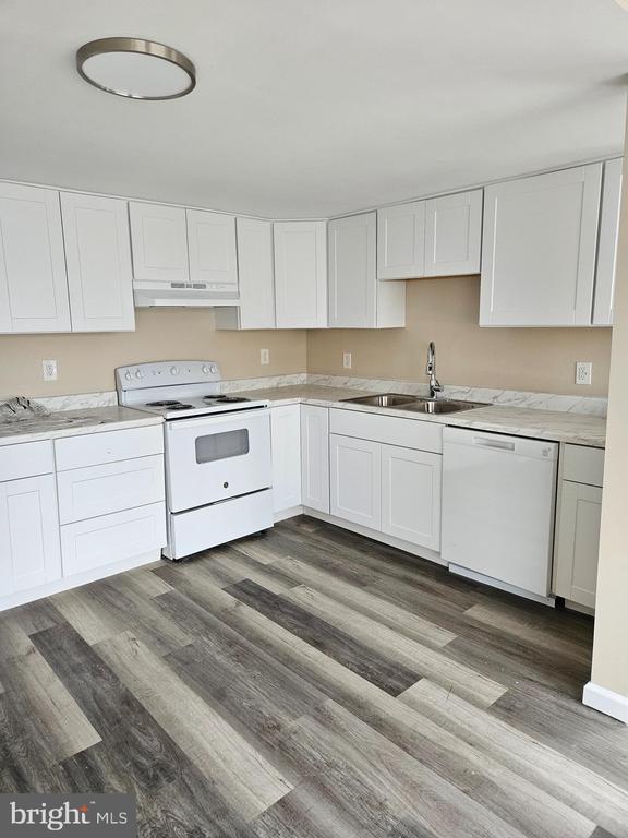 14 West Ave in Woodstown, NJ - Foto de edificio - Building Photo