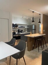 2404 NE 33rd Ave, Unit 4 in Fort Lauderdale, FL - Building Photo - Building Photo