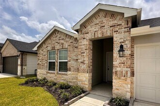 8418 Kokernot Ln in Rosharon, TX - Building Photo - Building Photo