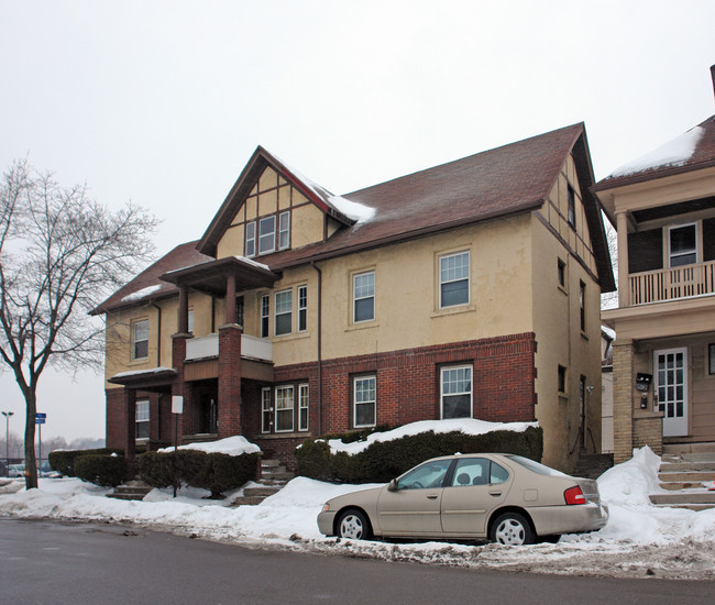 1332 Saint Paul St in Rochester, NY - Foto de edificio - Building Photo