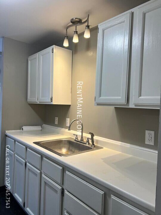 2412 Western Ave in Newburgh, ME - Building Photo