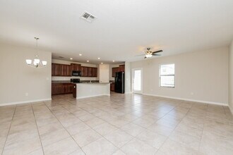 13903 Arbor Pines Dr in Riverview, FL - Foto de edificio - Building Photo