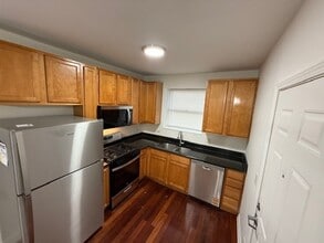 2323 N Oak Park Ave in Elmwood Park, IL - Building Photo - Building Photo