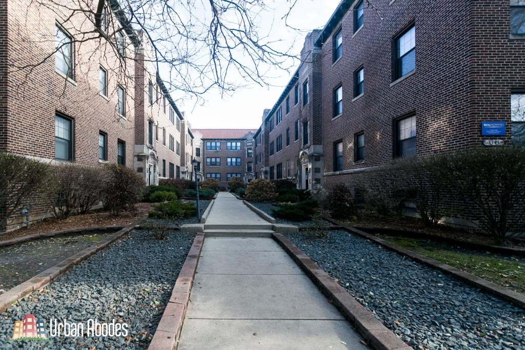 1313 Oak Ave in Evanston, IL - Building Photo