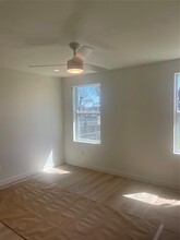 381 Perryman St in New Braunfels, TX - Building Photo - Building Photo