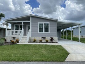 34604 Ballyhoo Dr in Zephyrhills, FL - Building Photo