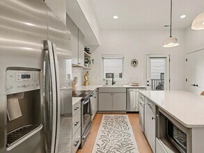 5302 Elmwood Plz in Omaha, NE - Building Photo - Building Photo