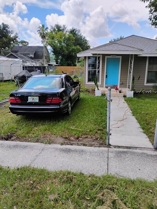 1009 NE 5th St in Mulberry, FL - Building Photo