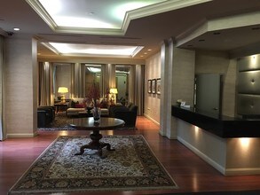 4808 Moorland Ln, Unit 902 in Bethesda, MD - Foto de edificio - Building Photo