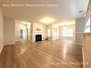 2554 Carya Pond Ln in Charlotte, NC - Building Photo - Building Photo