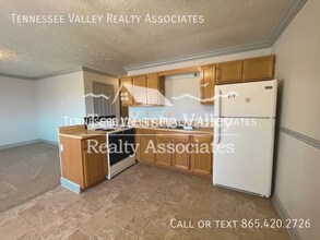 128 Herbert Heidel Rd in Wartburg, TN - Building Photo - Building Photo