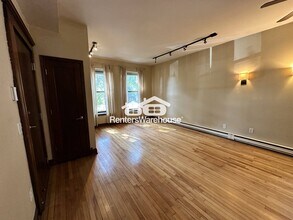 2417 Emerson Ave S in Minneapolis, MN - Building Photo - Building Photo