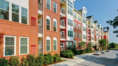 Gaithersburg Station in Gaithersburg, MD - Foto de edificio - Building Photo