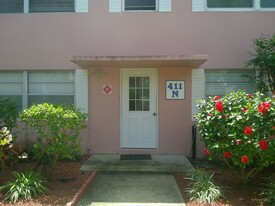 411 Madison Ave in Cape Canaveral, FL - Building Photo