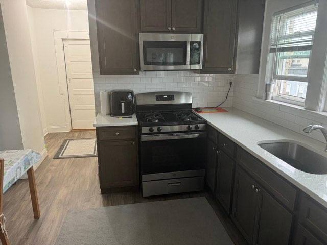 647 Anderson Ave, Unit 3 rear in Cliffside Park, NJ - Building Photo - Building Photo