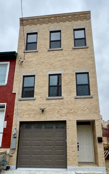 1236 Butterfield Way in Pittsburgh, PA - Building Photo