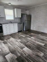 54686 Co Rd 19 in Bristol, IN - Foto de edificio - Building Photo