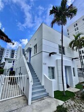 1231 13th St in Miami Beach, FL - Foto de edificio - Building Photo