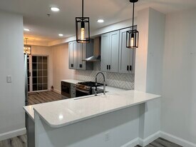 1550 Northern Neck Dr, Unit 102 in Vienna, VA - Building Photo