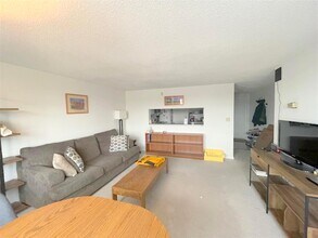 165 Beacon St, Unit 14 in Somerville, MA - Building Photo - Building Photo