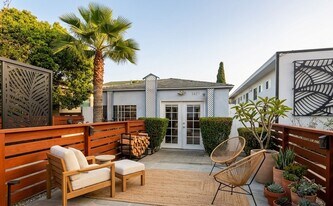 1421 Grand Ave in San Diego, CA - Building Photo