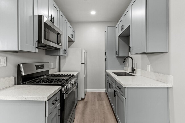 9632 Ball Rd, Unit 13 in Anaheim, CA - Foto de edificio - Building Photo