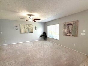 2037 Fluorshire Dr in Brandon, FL - Building Photo - Building Photo