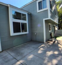 7575 Lighthouse Ln in Reno, NV - Building Photo - Building Photo