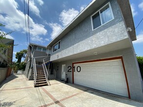 208 N Coronado St, Unit 208 in Los Angeles, CA - Building Photo - Building Photo