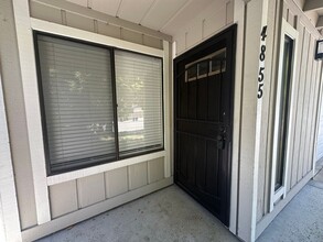 4855 Scotch Ct in Carmichael, CA - Foto de edificio - Building Photo