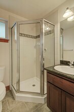 5226 Brooklyn Ave NE in Seattle, WA - Building Photo - Building Photo
