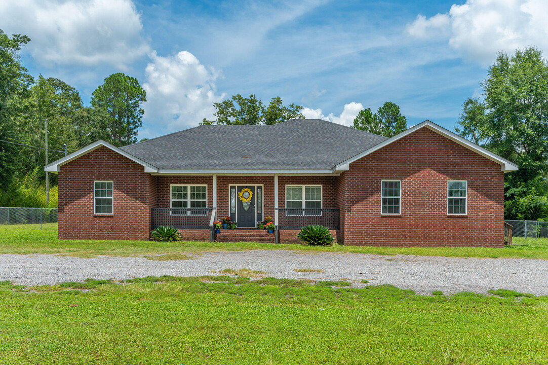 3407 Helms Farm Rd in Laurel Hill, FL - Building Photo