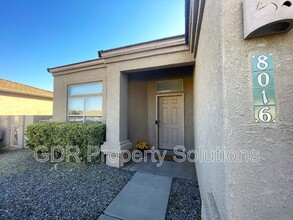 8016 Oso Escondido Dr NE in Albuquerque, NM - Building Photo - Building Photo