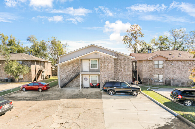 823 Hammond Manor Dr, Unit D in Baton Rouge, LA - Building Photo - Building Photo