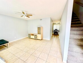 4513 Avenue P 1/2, Unit 2 in Galveston, TX - Building Photo - Building Photo