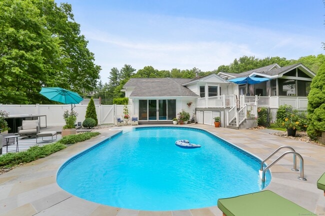 property at 9 Geneva Rd
