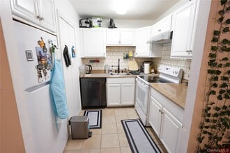 3 Saratoga Ct in Ridge, NY - Building Photo - Building Photo