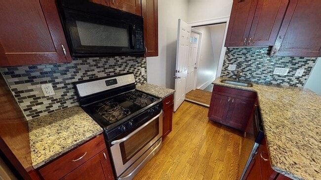 27 Chestnut Ave, Unit 1 in Boston, MA - Building Photo - Building Photo