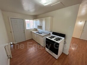 415 W Westfield Ave in Porterville, CA - Building Photo - Building Photo